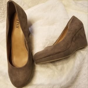 a.n.a. Taupe Suede Wedges, Sz 11